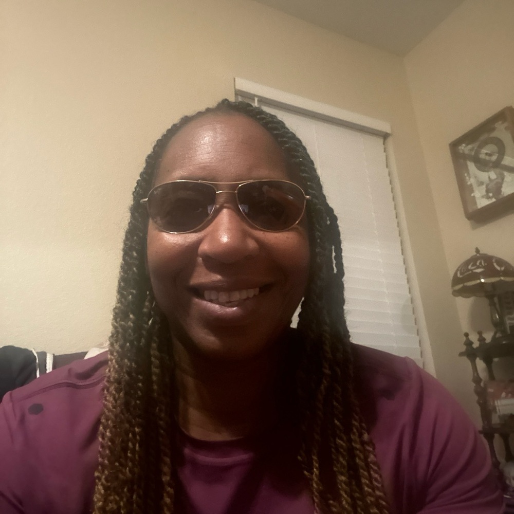 Meet your Posher, Yolanda